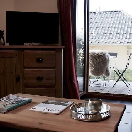 Apartment 3 Bed Apt,central Location, Parking, Garden, 6 Pax *