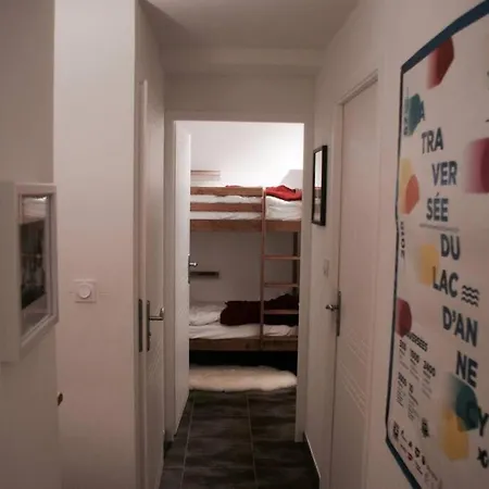 3 Bed Apt,central Location, Parking, Garden, 6 Pax