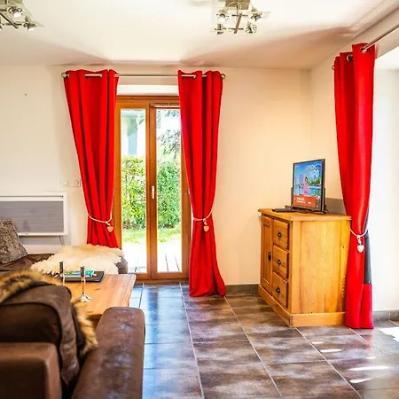 Διαμέρισμα 3 Bed Apt,central Location, Parking, Garden, 6 Pax *