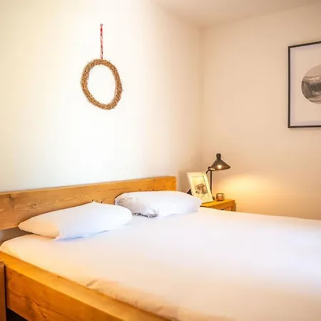 3 Bed Apt,central Location, Parking, Garden, 6 Pax Διαμέρισμα *